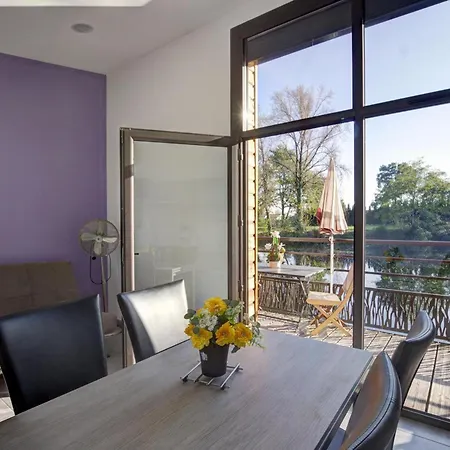 Insolite Au Bord D'un Etang, Animaux Acceptes, Terrasse Privative - Fr-1-496-77 Veauchette